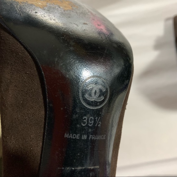 CHANEL size 39.5 brown suede block heel PUMPS w/quilted cap toe - Picture 2 of 9